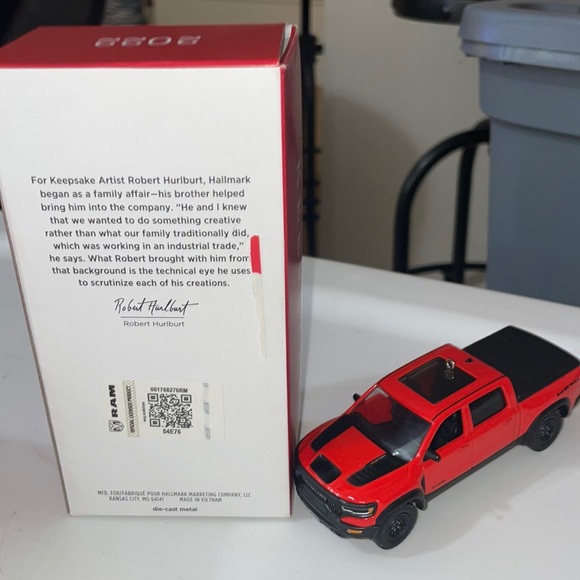 Hallmark Keepsake Christmas RAM 1500 ornament, NIB - Picture 2 of 3